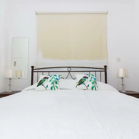 דירה Avlida 1 Bedroom פאראלימני